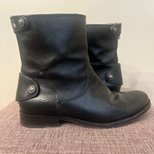Frye Black Leather Ankle Boots
Women’s size 6